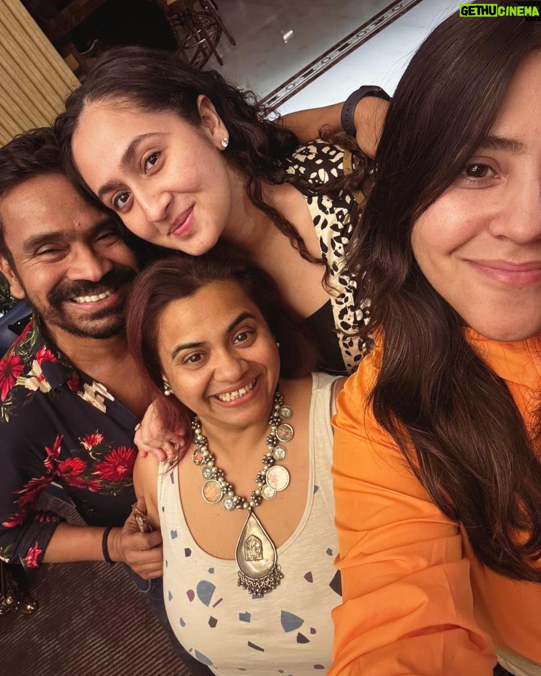 Ruchikaa Kapoor Instagram - Same frame. Same us. Real. Raw. Rhapsodic ❤️#OgGang #Mains #youcantsitwithus #unfiltered