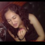 Ruchikaa Kapoor Instagram - One piece of advice you would give to your younger self ? Pls stop eating so much cake. The metabolism slows down, the appetite doesn’t 😭🙇🏻‍♀️ #ThrowbackLife #SundayMusings #TheGirlWithCurls