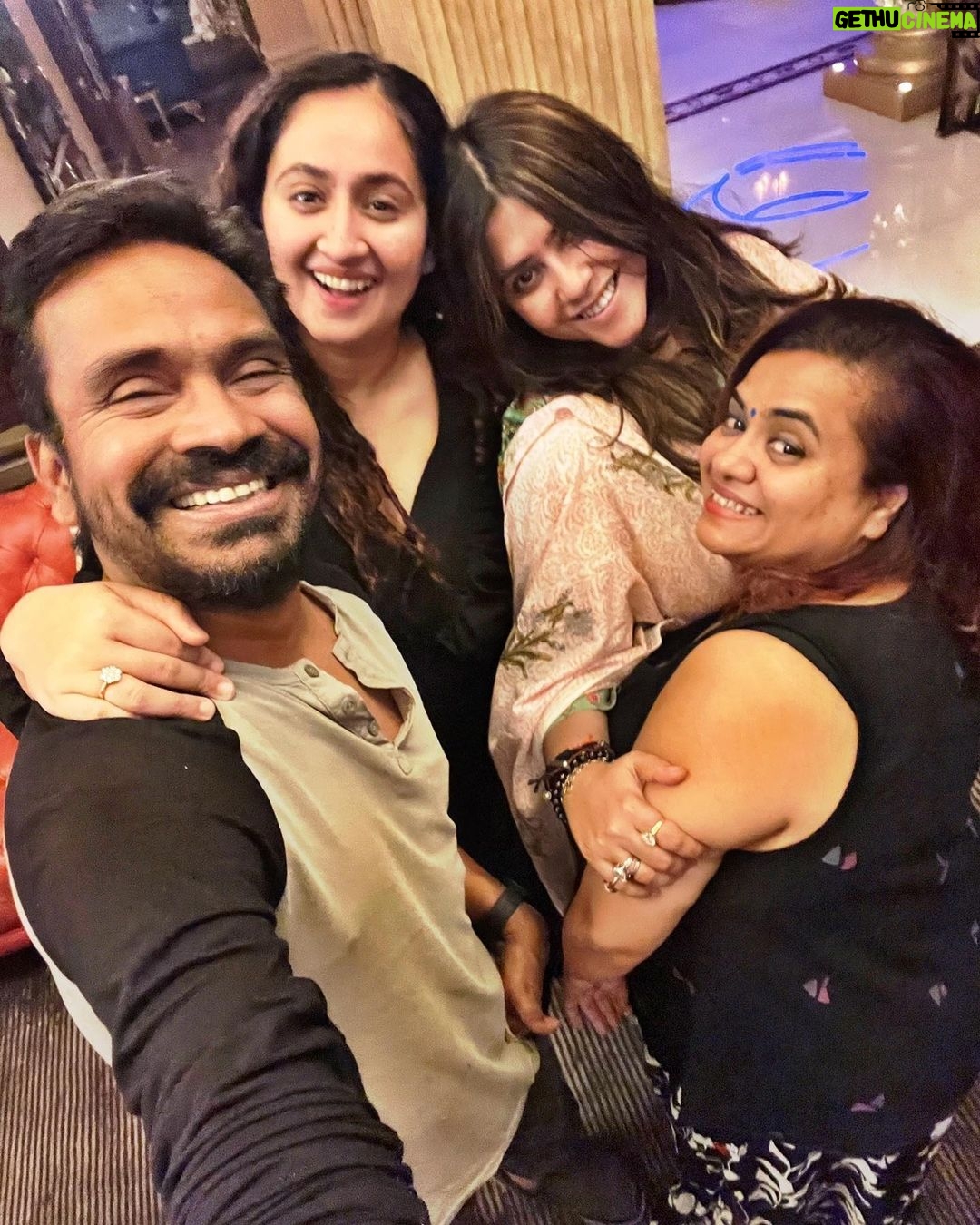 Ruchikaa Kapoor Instagram - New year… Old Us ❤️ my ride or die #bffs #Framily @tanusridgupta @ektarkapoor @mushtaqshiekh