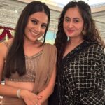 Ruchikaa Kapoor Instagram – Just something so wonderful about festivals 🪔💫…
In your 30’s Diwali is all about ‘getting dressed, getting together and ruining your sleep schedule’ 🫣😂…
… Happy Diwaliiiiiii yall ❤️🪔🫶🏻
#TistheseasontobeJolly #LightUp #HappyDiwali #TheGirlWithCurls