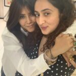 Ruchikaa Kapoor Instagram - It’s National Chocolate Ice Cream Day 🍦 🍫 AND @ektarkapoor ‘s birthday on the same day! Not a coincidence… A tub of chocolate ice cream and a life with @ektarkapoor Is all things happy, joyful and comforting ! Happy birthday to the Queeen of Everything! Love you ❤️🥰😘 #JuneBornsAreTheBest #BdayGirl