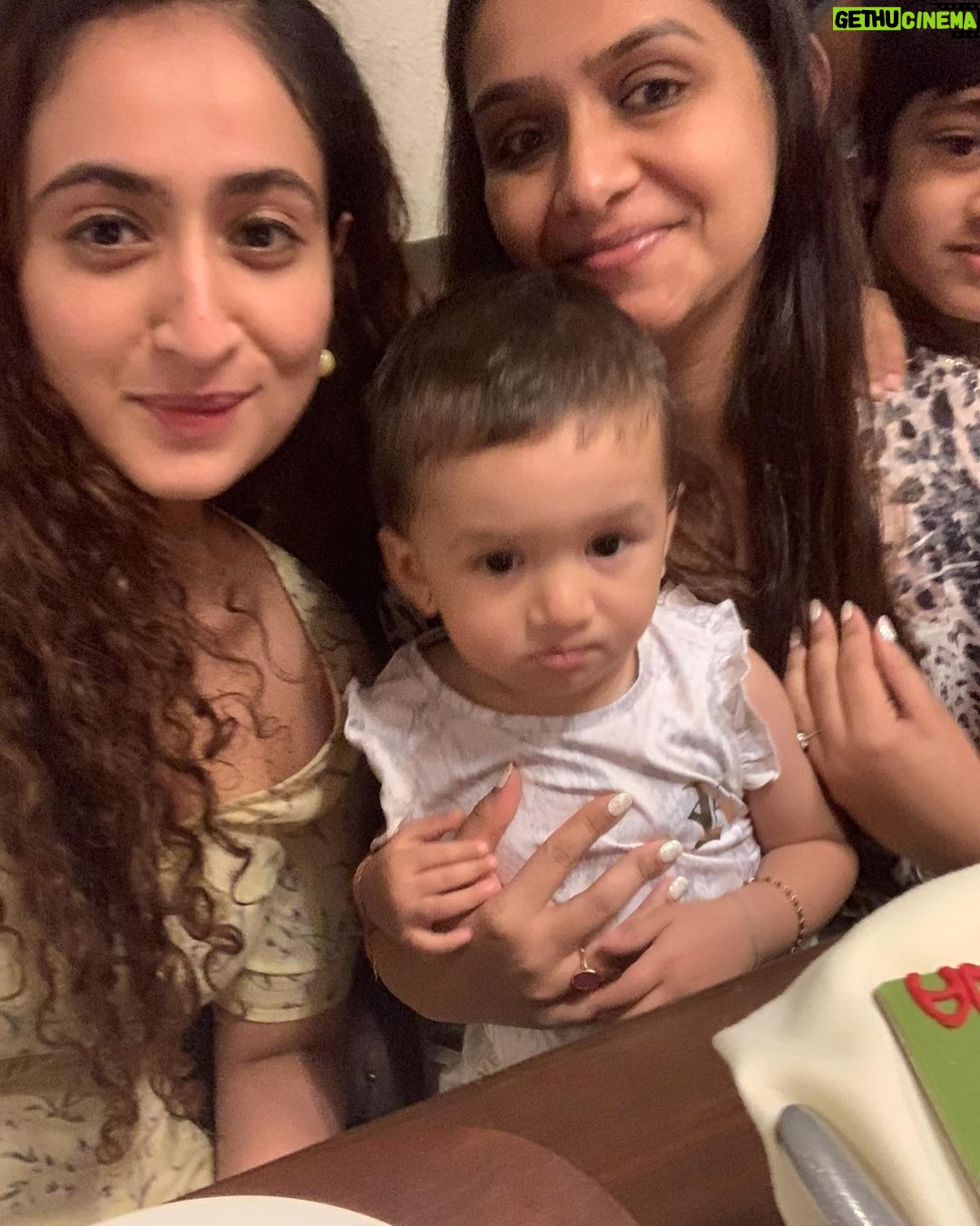Ruchikaa Kapoor Instagram - Ahhh days when I only had to be the ‘fun cool aunt’… 😎🫠🤭 and not the ‘hyper mom’… Mother of all throwbacks! #throwbackthursday #MaasiLove