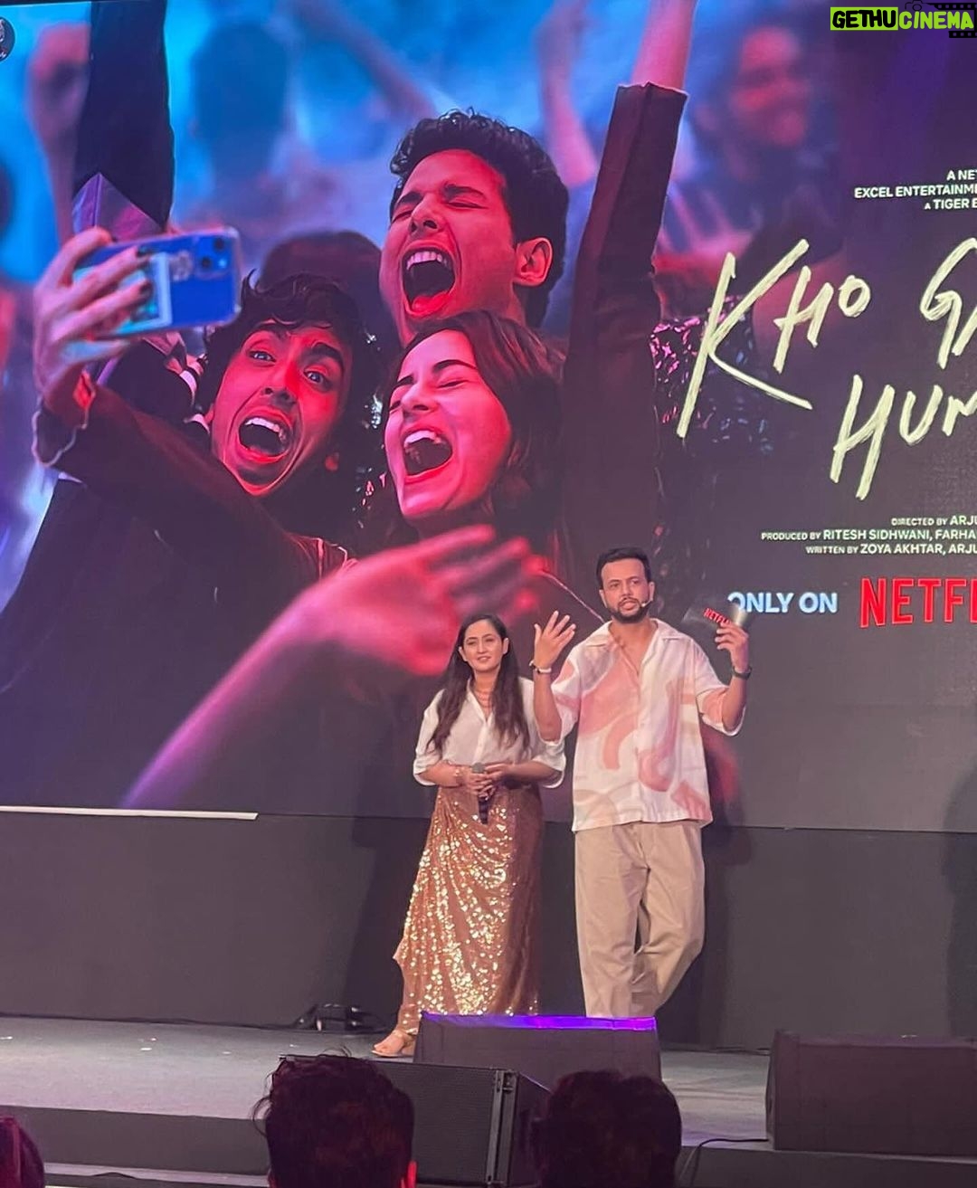 Ruchikaa Kapoor Instagram - At the trailer launch of Kho Gaye Hum Kahan… My post-partum self found some love all thanks to @rheakapoor 😘🥹🥲❤️ So fun going glam with the besssssttttt ppl! Styled by: @shereenlovebug with @trishalalovebug Shirt: @shopmonokrom Skirt: @shopverb MHU by #Hrida #Nida