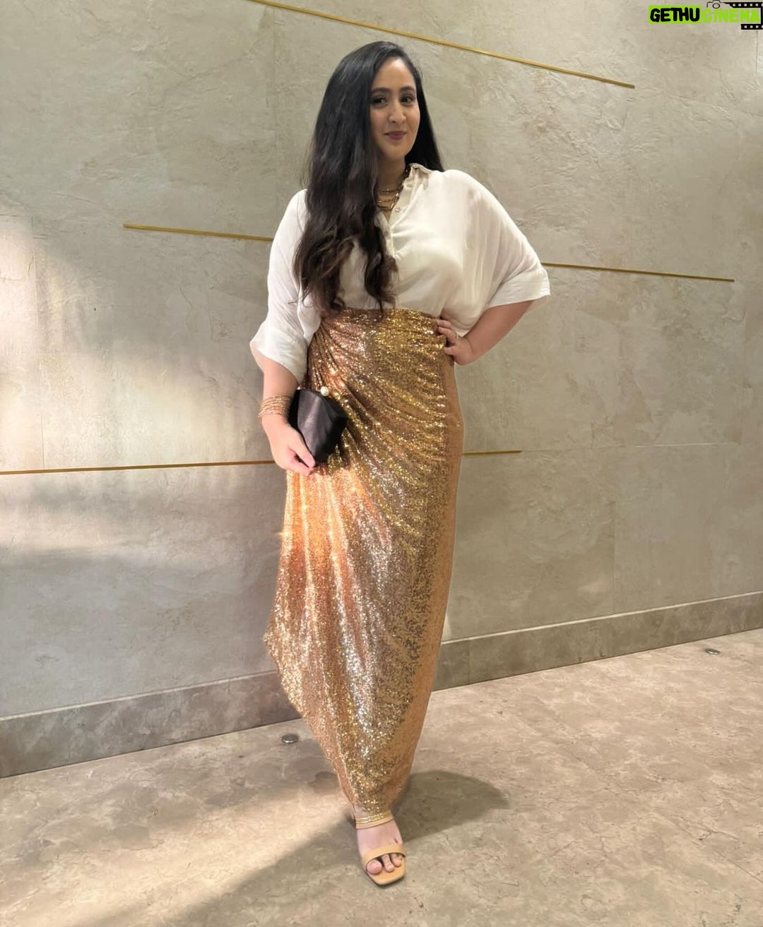 Ruchikaa Kapoor Instagram - At the trailer launch of Kho Gaye Hum Kahan… My post-partum self found some love all thanks to @rheakapoor 😘🥹🥲❤️ So fun going glam with the besssssttttt ppl! Styled by: @shereenlovebug with @trishalalovebug Shirt: @shopmonokrom Skirt: @shopverb MHU by #Hrida #Nida