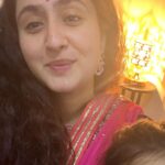 Ruchikaa Kapoor Instagram - Aur tu phuljhadiyon wale tyoharon jaisi 😍 👶 ✨🪔 ✨ Seasons greetings from me & my rangoli partner 👩‍👧♾️ #HappyDiwali #saynotocrackers🚫 #celebratelife