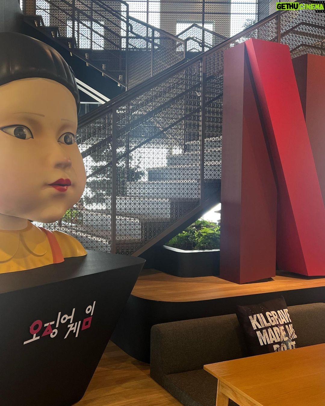 Ruchikaa Kapoor Instagram - At the Netflix APAC showcase in Seoul… so memorable! ❤️ Also hung with the ‘killer doll’ from Squid Game #FunTimes 😂👧 #RKStakesSeoul #APACShowcase #NetflixIndia