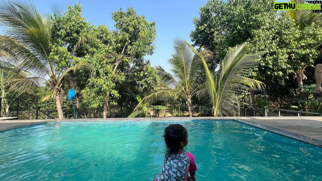 Ruchikaa Kapoor Instagram - The wildling in her natural habitatππ Glad that the farm life chose Us π π± πͺ΄ π΄ π² π π₯¬ #WeekendLife #AdventuresOfAnaya #GirlMom #FarmLife #sundayvibes #poolday