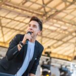 Russell Kane Instagram – A gig in an Aussie vineyard!! @comedyinthevines @grapesofmirth Mitchelton Winery