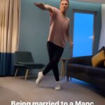 Russell Kane Instagram - Being married to a Manc has not changed me #manchester #coronationstreet @lindseykane0