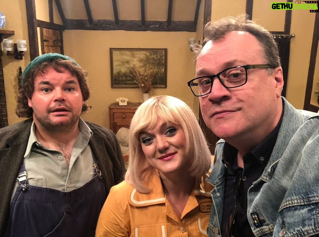 Russell T Davies Instagram - TONIGHT on Nolly, ITV 9pm, Benny and Miss Diane have to cope with a mysterious intruder 😳 @lloydgriffith @thechloeharris @itv @itvxofficial @quaystreetproductions ♥️