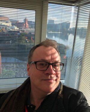 Russell T Davies Instagram - Cardiff Bae 😘