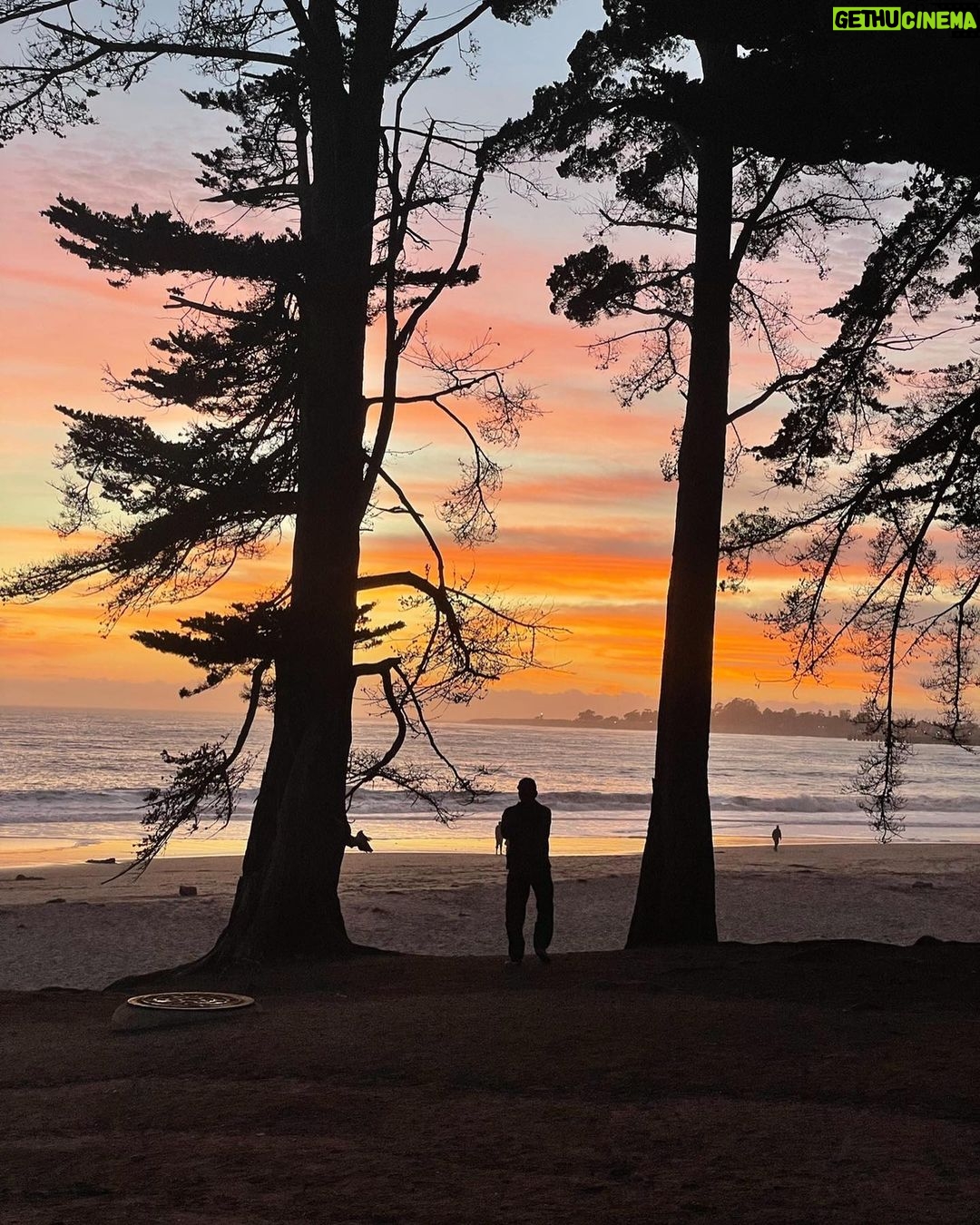Ruth Righi Instagram - Not to get all sappy on ya earth… but seriously nothing compares to u. Nothing is more beautiful or grounding or worthy of our respect. Iove u madly 💚
