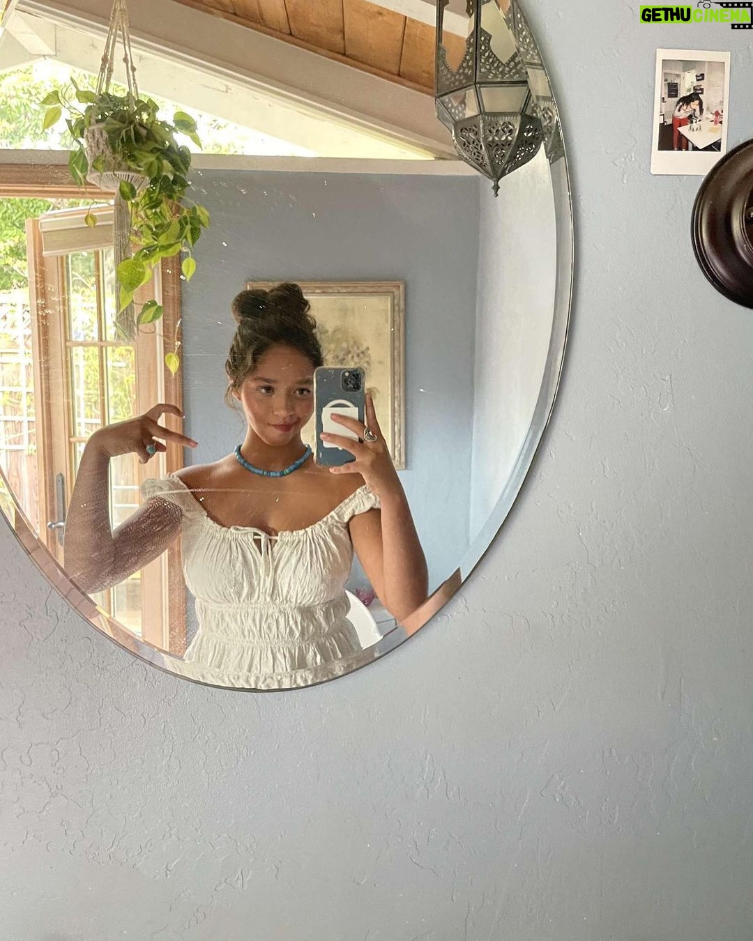 Ruth Righi Instagram - I’ve never loved summer so much 🫧