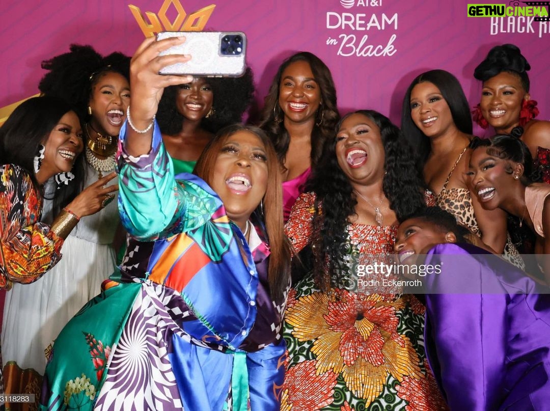 Rutina Wesley Instagram - Seeing old friends, meeting new friends…joy was in the “Heir”. 💜💜💜 Thank you mama @koshiemills and @heirsofafrika for having me. Makeup: @savvystarbeauty Hair: @tallulahm Suit/Accessories: @albalegacy Sneaks: Dunk Supremes 📸 @gettyimages