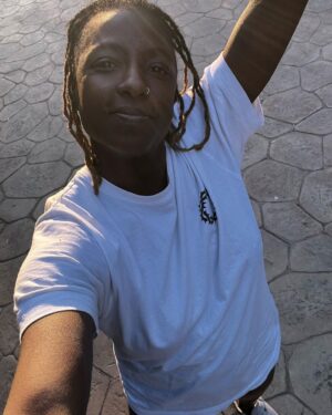 Rutina Wesley Instagram - I keep it natural, cause well, that’s me. Now I can do the other, what have yous, but me at my core, this is it. Chilling in my birks, t-shirt, cause f*** the bra, some tight boy shorts cause yeah I keep it fem too, soaking in those last few minutes of sun. Choose all of me or none of me. Friendships or otherwise… #IChooseMe “.” #SomeTriedItButTheyCantHandleIt or maybe they thought they did 🤷🏿‍♀️ It is what it is….