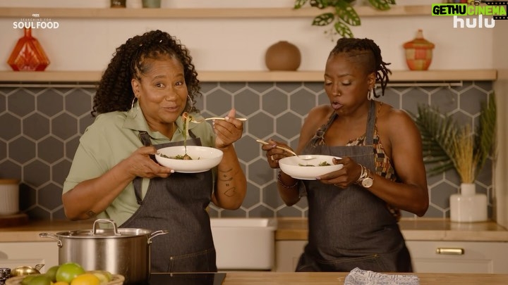 Rutina Wesley Instagram - Grandma’s recipe never misses. Rutina and @thechefalisa bring us a collard greens recipe that will warm your soul. #SoulFoodHulu