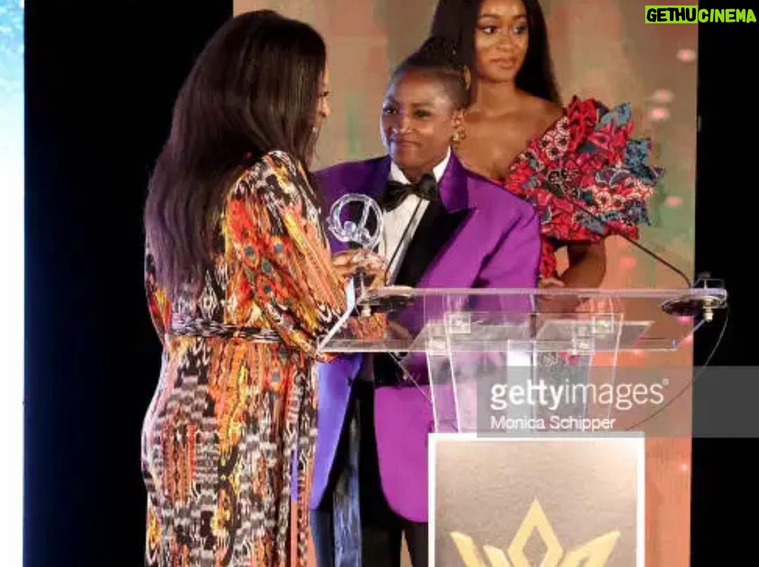 Rutina Wesley Instagram - Seeing old friends, meeting new friends…joy was in the “Heir”. 💜💜💜 Thank you mama @koshiemills and @heirsofafrika for having me. Makeup: @savvystarbeauty Hair: @tallulahm Suit/Accessories: @albalegacy Sneaks: Dunk Supremes 📸 @gettyimages