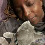 Rutina Wesley Instagram - #GitYoDawgSon Nova loves to cuddle, but when Isla comes around, she’s like “I’m not reeeeaaadyyyyyy” 😂