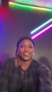 Rutina Wesley Instagram - Streamily signing today! MU by @savvystarbeauty