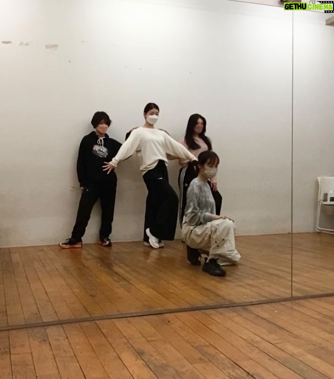 Ryo Sato Instagram - 練習2回目にして最後までたどり着いた💫上手な3人に引っ張ってもらって、なんとかそれっぽい感じにしてもらいました😊✨✨ あと少し練習がんばるどー💪 #aespa #nextlevel