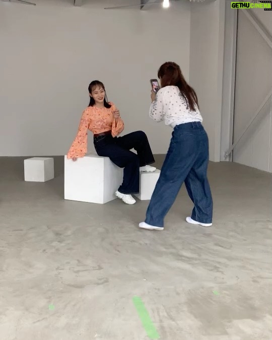 Ryo Sato Instagram - 楽しすぎるれいかちゃん✨ 周りの"面白いからやって"と爆笑が物語っている、笑笑 #才木玲佳 #佐藤玲