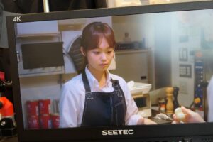 Ryo Sato Instagram - ドラマ『#クールドジ男子』
 
あさみさんのプレイバックドジ。
自分のセリフから始めないといけないのに、蒼真くんのセリフを待ってしまうあさみさん🥄
 
今夜もぜひご覧下さい🧸👑
 
#中本悠太(#NCT127)
#川西拓実(#JO1)
#藤岡真威人
#瀬戸利樹
#桜田通
#佐藤玲
 
(写真掲載許可いただきました)