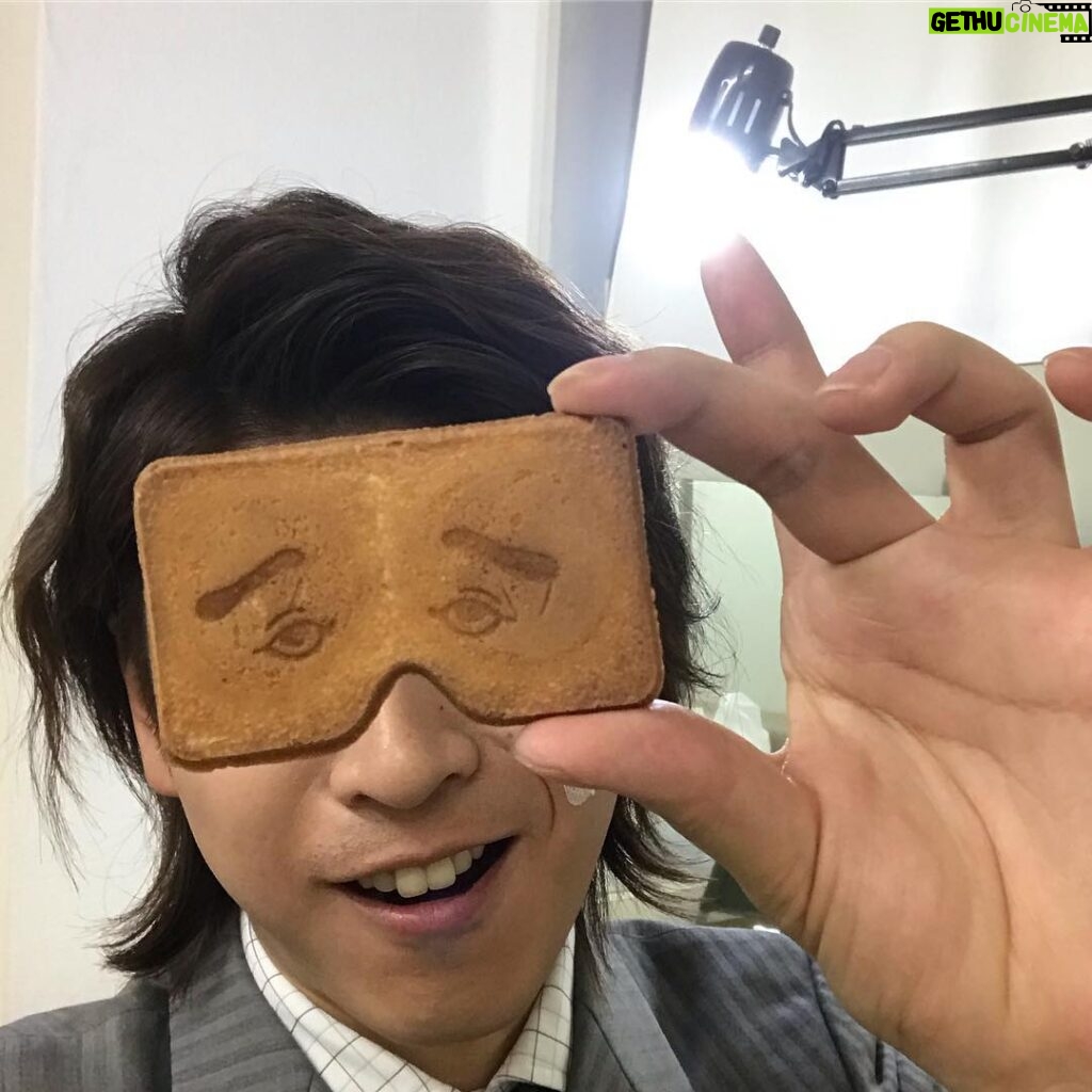 Ryo Yokoyama Instagram - 我ながらめちゃくちゃびっみょ〜な感じの写真が撮れたので、とりあえず載せておきます。よろしくお願い致します。 #殴りたい #この笑顔 #にわかせんぺい