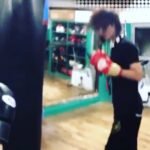 Ryo Yokoyama Instagram - GSPOボクシング部(初日)。 めちゃくちゃに疲れたけど、やり方も教えてもらえたし、とにかくスッキリしました。 動画で見るとぽこぽこ殴ってる感が否めないですね😂 めざせキン肉マンゼブラ。