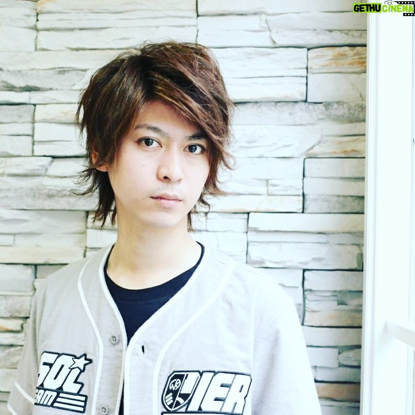 Ryo Yokoyama Instagram - ツイッターにも慣れてきたので、調子に乗ってインスタも初めてみました。楽しんでもらえるよう張り切って色々と載せていこうと思います。 #横山涼 #ルパパト
