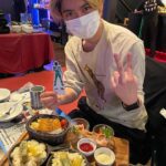 Ryo Yokoyama Instagram - 自分でもびっくりするくらい更新してませんでしたね…😊 おかげさまで元気に生きております。 2022年ももうすぐ終わりですね。 今年は人のありがたさ、繋がりの大切さをとにかく感じる一年でした。 改めまして、今年も大変お世話になりました！ 昨日、スーパー戦隊レストラン納めをしてきました😂 来年も何卒、よろしくお願いいたします！