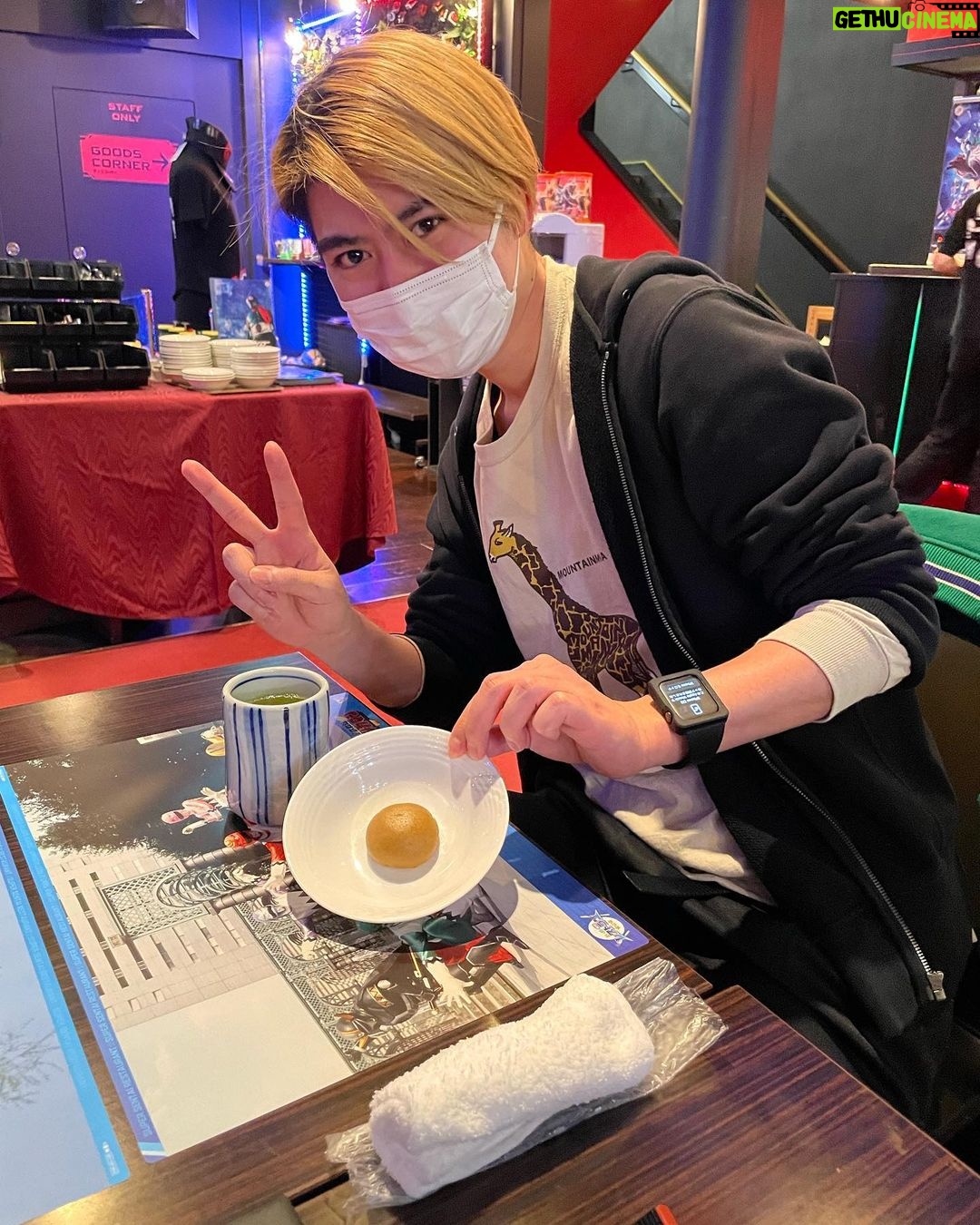 Ryo Yokoyama Instagram - 自分でもびっくりするくらい更新してませんでしたね…😊 おかげさまで元気に生きております。 2022年ももうすぐ終わりですね。 今年は人のありがたさ、繋がりの大切さをとにかく感じる一年でした。 改めまして、今年も大変お世話になりました! 昨日、スーパー戦隊レストラン納めをしてきました😂 来年も何卒、よろしくお願いいたします!