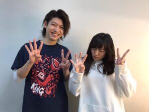 Ryo Yokoyama Instagram - Gロッソもついに明日で最後です！
最後まで全力で楽しもうと思います。
写真は「3日間だけ同い年ーズ」です。
24ってやりたかったのに逆になっちゃいました。悔しい。そしてなんなんだその表情は。
#明日になったら
#また一歳差
