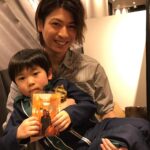Ryo Yokoyama Instagram – 昨日のバースデーイベント、お陰様で無事終了致しました！
沢山の方からお祝いして頂き、本当に幸せでした。
楽しんで頂けたならなによりです。

写真はSNS掲載の許可を頂けた子供達と、MCをして下さった芸人のタケトさんです😊
隊服もレオタードも完成度が高すぎて、お母さんって凄いんだなと改めて思いました。

24歳の目標は変わらず「丁寧に生きる」そして「恩返しの一年にする」です。
1年間ルパパトを応援して下さった皆様や、お世話になった方々、家族や友達に恩返し出来る一年を目指します😊
これからもよろしくお願い致します。