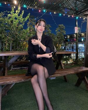 Ryu Won Instagram - Only clingy/needy I’ll tolerate👉 last two slides