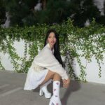 Ryu Won Instagram - Happee black fridaeee🖤🖤 boots from @lamoda (&they’re having up to 75%sale so get into it queens& kings👑)