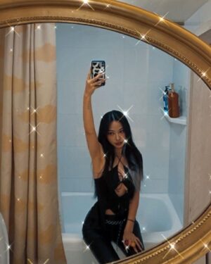 Ryu Won Instagram - I’m da birthday gworl