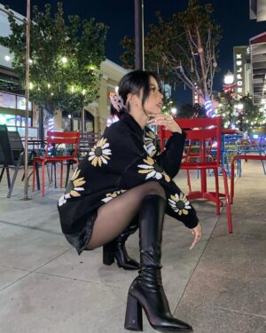 Ryu Won Instagram - 🌻sometimes I just wanna run in a flower field but then I remember I don’t run🌻