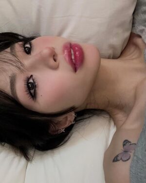 Ryu Won Instagram - Dark brown eyes are so underrated 🙄