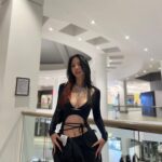 Ryu Won Instagram - You know me & complicated awfits 🖤