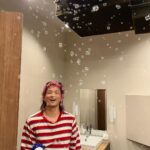 SANTAWORLDVIEW Instagram - 日本の夏。 僕らの夏休み。 誰にも邪魔させない一夏。 2023の夏も最高の瞬間に包まれて毎日謳歌。今年の夏も最後の花火が打ち上がる、茜色の夕陽を眺めて少し思い出しました。 #ぼくのなつやすみ #2023の夏 #春夏秋冬瞬間を謳歌