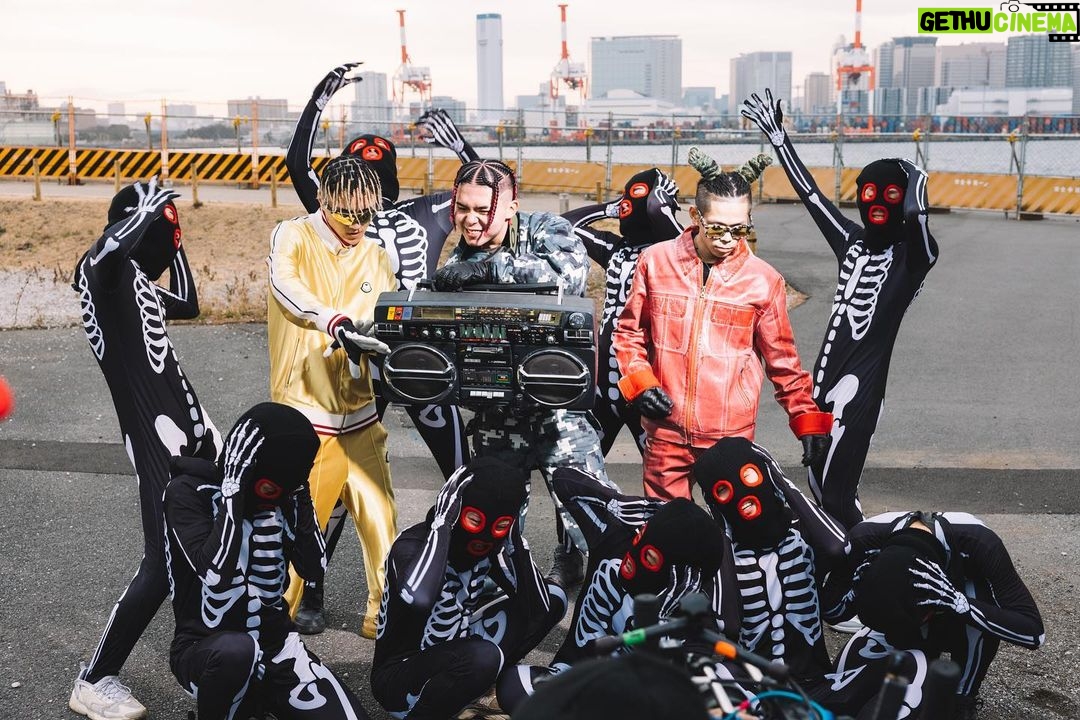SANTAWORLDVIEW - 2.4K Likes - ブチ上げる
春夏秋冬
いざ参る
#今日のサンタ川柳