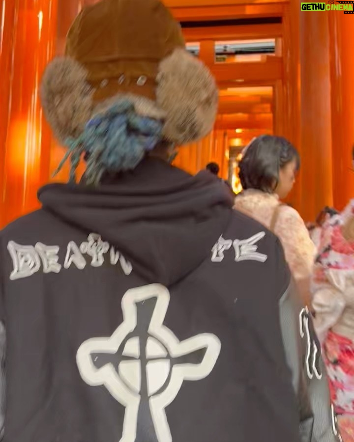 SANTAWORLDVIEW - 2.7K Likes - あけましておめでとう御座います
🎍⛩🌅
2023は初っ端からヤバい作品を配信するので皆んなワクワクウキウキ🐒で待っててくれ!
今年は我が子の様に愛を以て人と接し、
俺にしか成せない事を成せとの神の御言がありましたので肝に銘じ精進して参ります。
どうぞSANTAWORLDVIEWを
宜しくお願いします🎅🏻