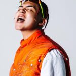 SANTAWORLDVIEW Instagram - この３人が日本から世界まで揺らし騒がす作品が10/31から配信されるって知ってる？ 魂を込めて創ったこの作品は、鼓膜を通して五感を刺激し人体に活力を産み出す。やがて海を越え世界を駆け巡り、媒体を通して我々の精神に根付く、まるで聖書の様な作品となるだろう。 @leonfanourakis と2人でやるEPも初めてだ。 そこに @yungxansei のプロデュース。 我等の勇敢なるリスナー諸君。 衝撃に備えよ。 📸 @cherrychillwill 👕 @naked_tokyo 💇‍♂️ @daichi.wwt 🤝 @onepercent.jp
