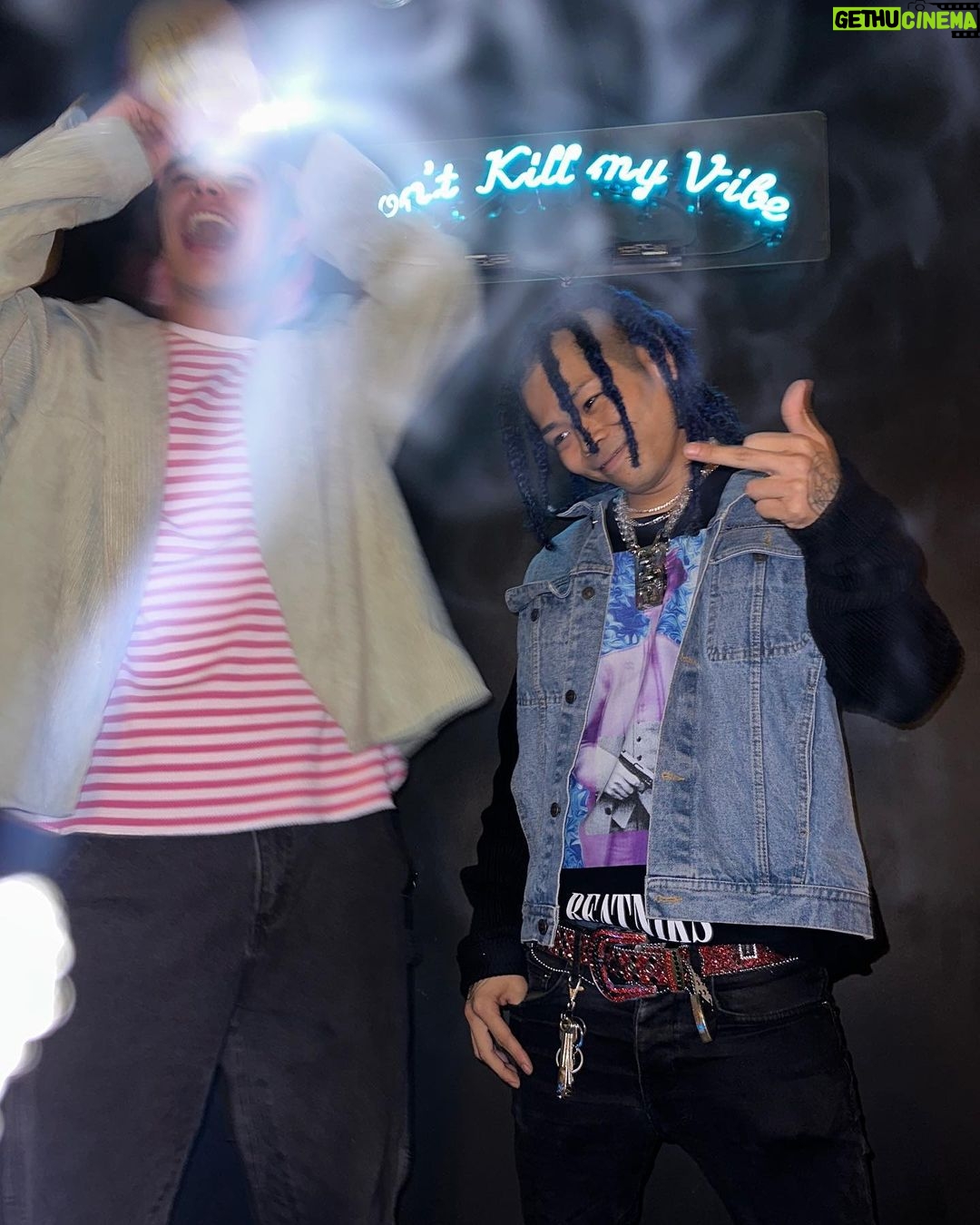 SANTAWORLDVIEW - 2.8K Likes - 彼はエネルギーの塊です。
@_q_u_i_n_c_y_
@sonofthecheese_store