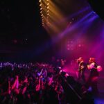 SANTAWORLDVIEW Instagram - 7月30日。 この日の為に1年間集中し続けた。渋谷O-EASTワンマンライブが決まった時、「本番の演出は他とは違う事をしたい」と想い、アニメーション映像の案を思い付き、惑星を移動する案を練り上げ、それに伴い脚本を仕上げ、色んな人のサポートを受けながら各アーティストに出演のお願いをしてステージに立ってもらった。皆んなの力を借りてようやく叶った夢。最高の空間に全力で楽しむ事が出来たのは、いつも支えてくれる家族や仲間そしてリスナーのお陰。自信が無いならその自信を努力によって培う事。自分だけは自分を愛し最期まで信じ切る事。私はこの日、この二つを学ばせて頂きました。今後も更なる飛躍を目指し一歩一歩精進して行くと共に、弛まないご声援とその温かい眼差しで、どうかシャンタを見守ってください皆様🎅🏻 この度は、人生で何度あるか分からない幸福をありがとうございました🙇‍♂️ 📸 @_24young_