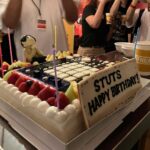 SANTAWORLDVIEW Instagram – 6/23 初の武道館に立たせて貰いました。
最高の時間をありがとございました
@stuts_atik くん🌹✨
そしてお誕生日もおめでとうございます㊗️🎊
フリースタイルセッションも豪華過ぎて幸せ笑

音楽で繋がれた事に感謝。
全てにありがとうです💘