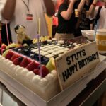 SANTAWORLDVIEW Instagram - 6/23 初の武道館に立たせて貰いました。 最高の時間をありがとございました @stuts_atik くん🌹✨ そしてお誕生日もおめでとうございます㊗️🎊 フリースタイルセッションも豪華過ぎて幸せ笑 音楽で繋がれた事に感謝。 全てにありがとうです💘