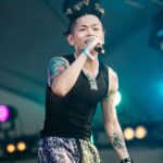SANTAWORLDVIEW Instagram - 投稿かなり遅れてしまいましたが、 改めて横浜レゲエ祭に出演出来た事にとても感謝しています。 思えば2014年のROAD TOレゲエ祭に出演していたLEONの LIVEを、ステージの下から観ていた俺が、時を経て横浜レゲエ祭のファイナルという最高の舞台に立てた事が何よりの誇りあり、更に活力を獲れました。 貴重な体験をさせて頂き 有難う御座いました！　 @mastasimon @samicrown_lens @mightycrown @mightycrown_entertainment やっぱり横浜は最高だ。 📸 @cherrychillwill 📸 @junya_thirdeye