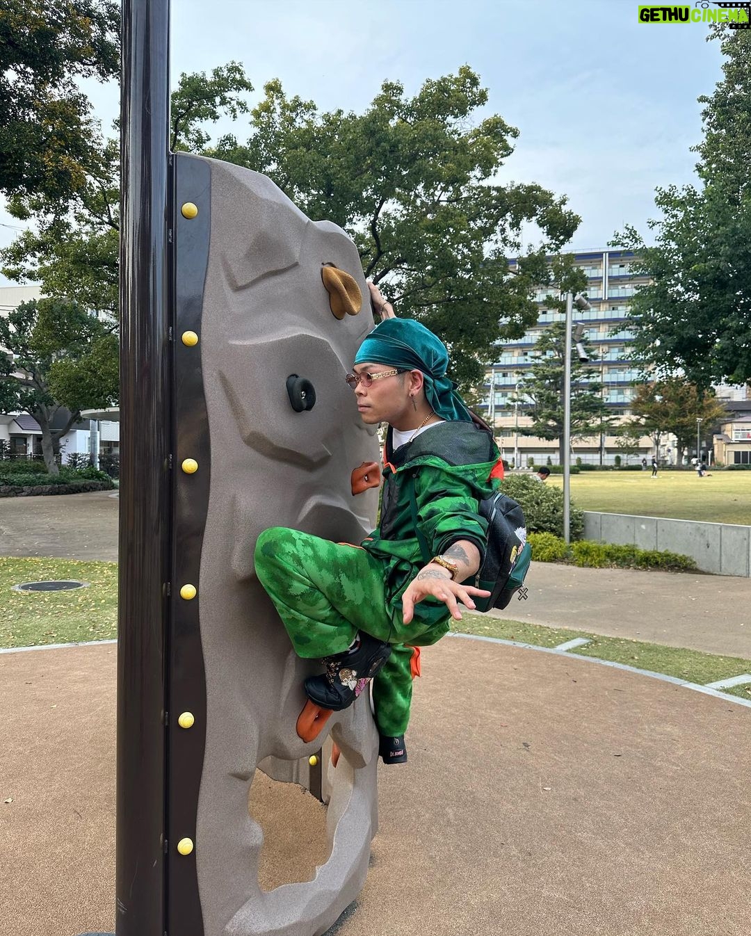 SANTAWORLDVIEW - 2.6K Likes - I LOVE HUNTER×HUNTER 🦚🐉🎋
Thanks MADHOUSE❤️🔥
& 最高のKicks 👟をありがとう
@lafayette_jpn