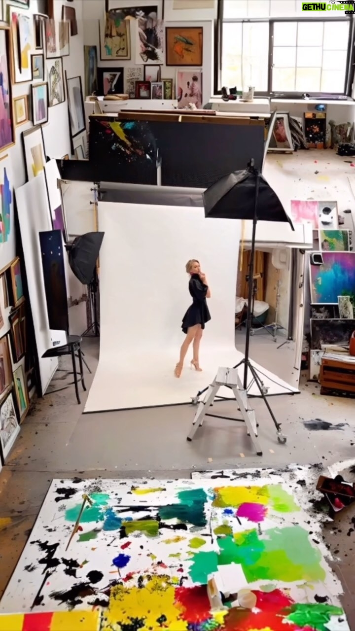 Sára Milfajtová Instagram - Artworks #art #gallery #artgallery